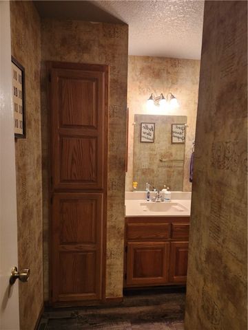 6 Condry Lane, Bella Vista, AR 72714