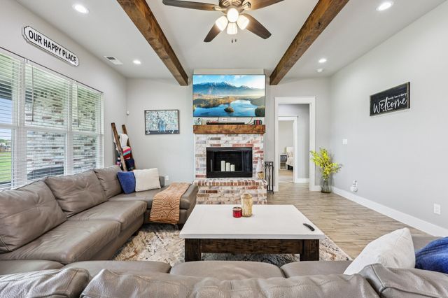 821 Cheyenne Trail, Trenton, TX 75490