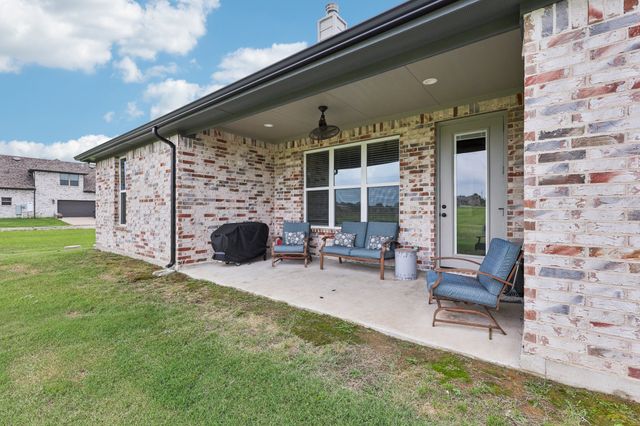 821 Cheyenne Trail, Trenton, TX 75490