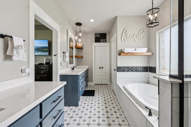 821 Cheyenne Trail, Trenton, TX 75490