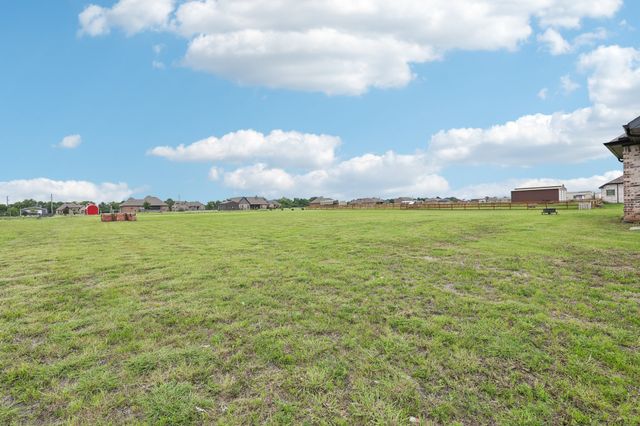 821 Cheyenne Trail, Trenton, TX 75490