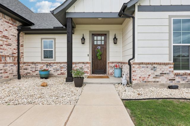 821 Cheyenne Trail, Trenton, TX 75490