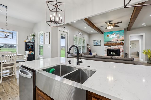 821 Cheyenne Trail, Trenton, TX 75490