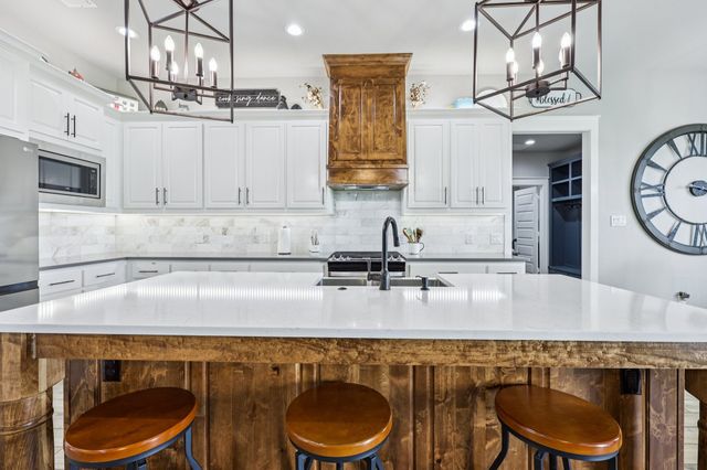 821 Cheyenne Trail, Trenton, TX 75490