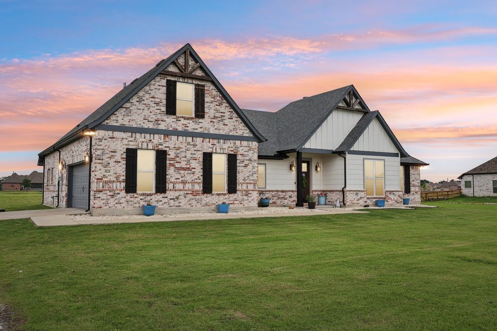 821 Cheyenne Trail, Trenton, TX 75490