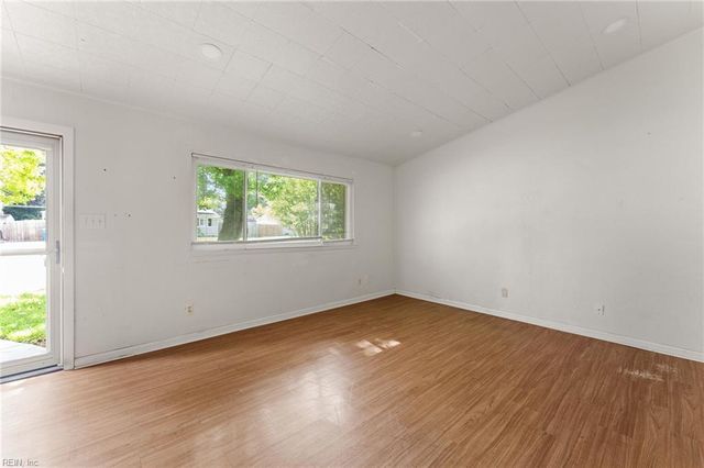 213 Remus LN, Virginia Beach, VA 23452