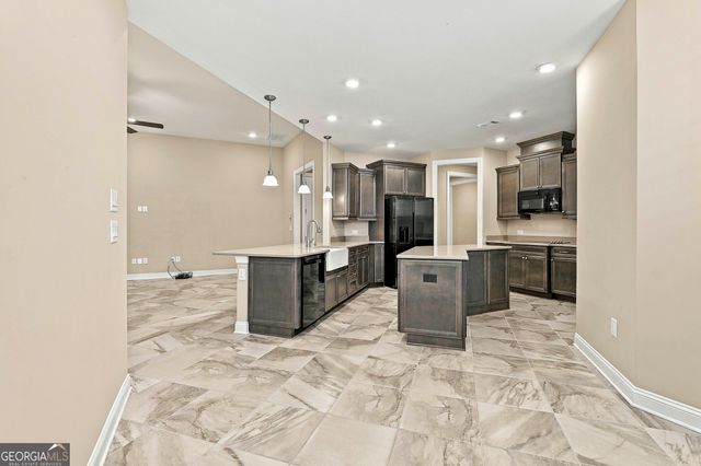 122 Cottonwood Circle, Peachtree City, GA 30269