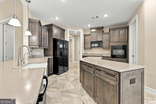 122 Cottonwood Circle, Peachtree City, GA 30269