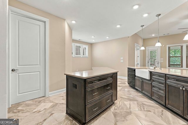 122 Cottonwood Circle, Peachtree City, GA 30269