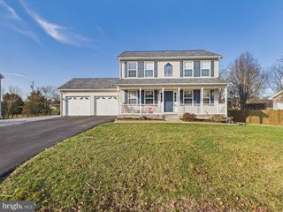 77 AZTEC DR, Martinsburg, WV 25405