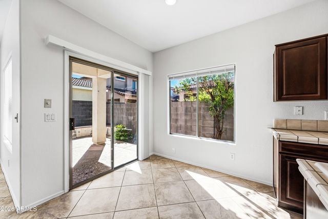 5209 W Shaw Butte Drive, Glendale, AZ 85304