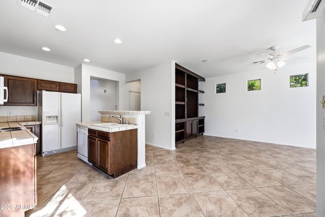 5209 W Shaw Butte Drive, Glendale, AZ 85304