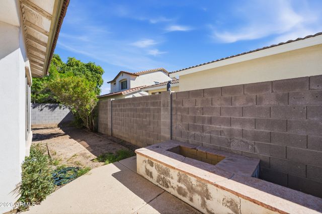 5209 W Shaw Butte Drive, Glendale, AZ 85304