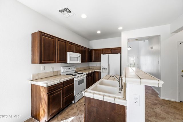 5209 W Shaw Butte Drive, Glendale, AZ 85304