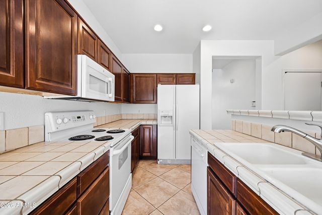 5209 W Shaw Butte Drive, Glendale, AZ 85304