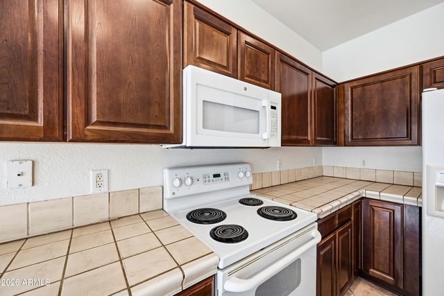 5209 W Shaw Butte Drive, Glendale, AZ 85304