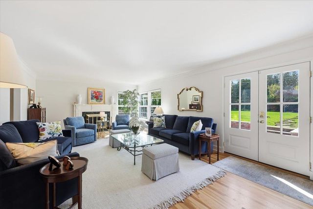 1228 E Overbluff Rd, Spokane, WA 99203