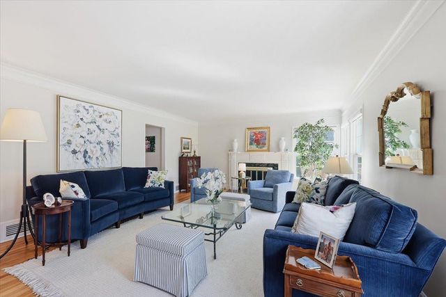 1228 E Overbluff Rd, Spokane, WA 99203