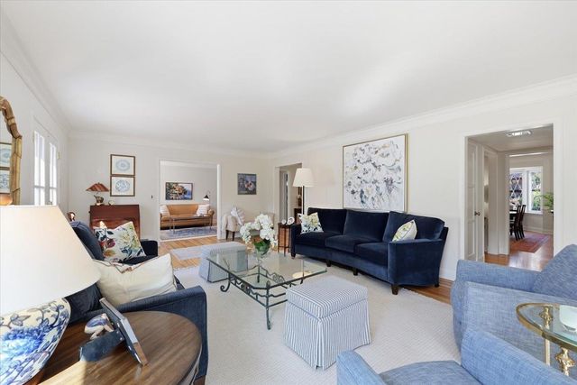 1228 E Overbluff Rd, Spokane, WA 99203