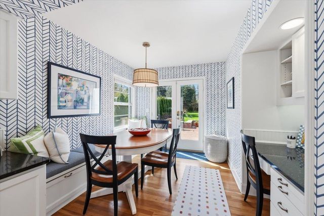 1228 E Overbluff Rd, Spokane, WA 99203