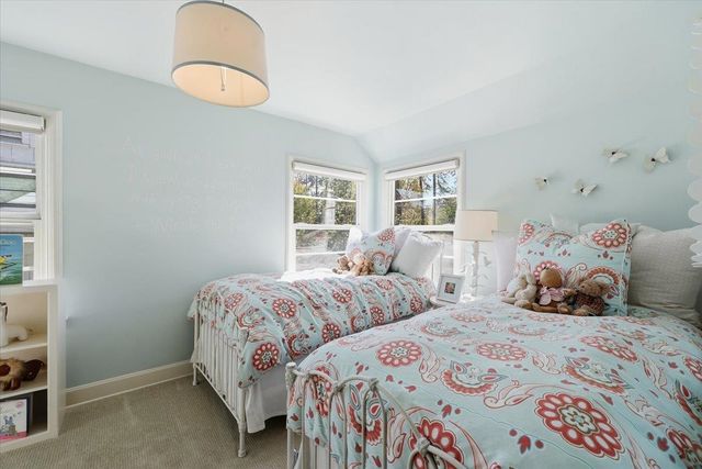 1228 E Overbluff Rd, Spokane, WA 99203