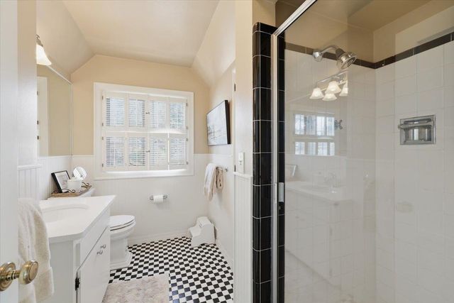 1228 E Overbluff Rd, Spokane, WA 99203