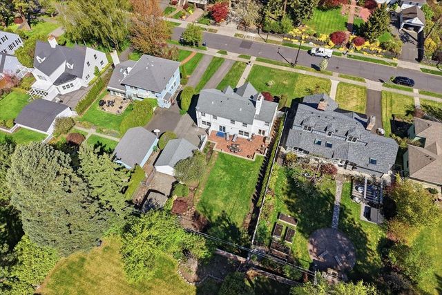 1228 E Overbluff Rd, Spokane, WA 99203