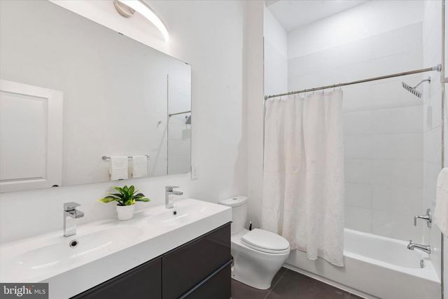 2720 W CABOT ST, Philadelphia, PA 19121