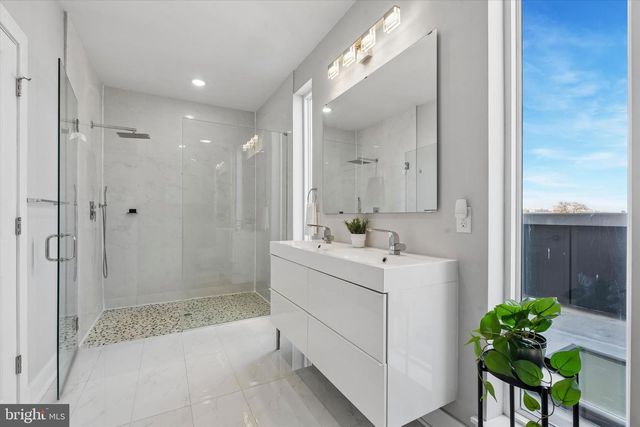 2720 W CABOT ST, Philadelphia, PA 19121