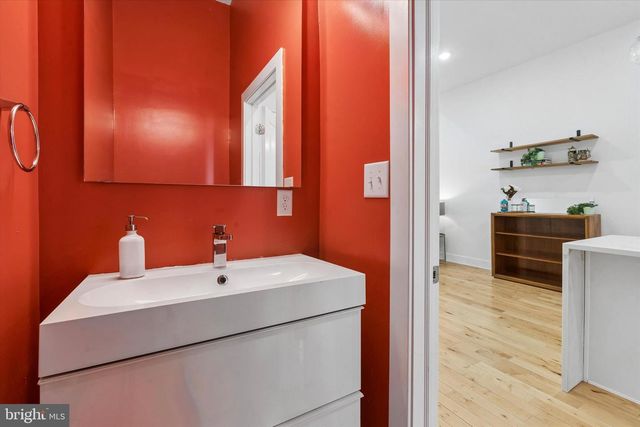 2720 W CABOT ST, Philadelphia, PA 19121