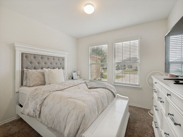510 Woodhaven Drive, Waxahachie, TX 75165