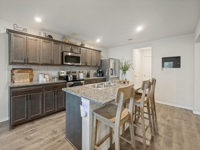 510 Woodhaven Drive, Waxahachie, TX 75165