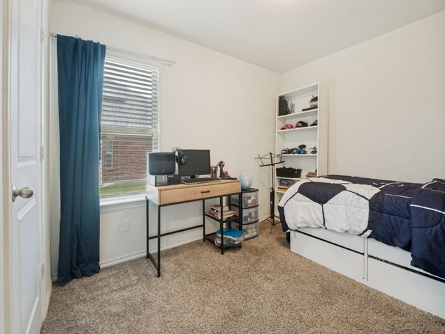 510 Woodhaven Drive, Waxahachie, TX 75165