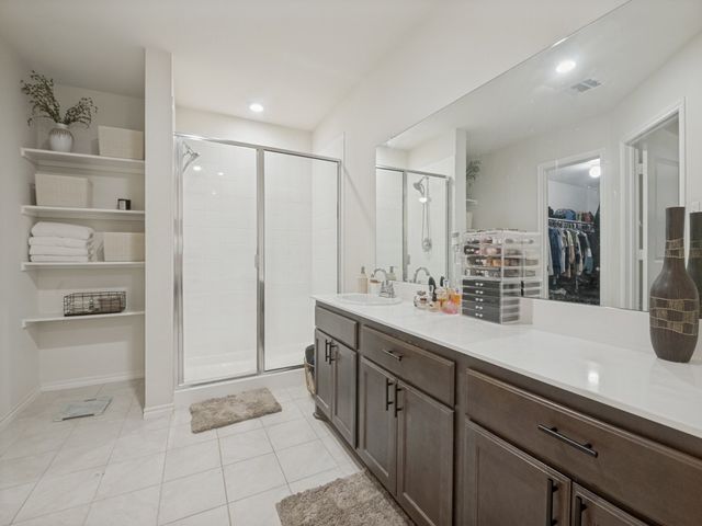 510 Woodhaven Drive, Waxahachie, TX 75165