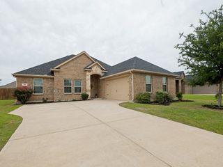 510 Woodhaven Drive, Waxahachie, TX 75165