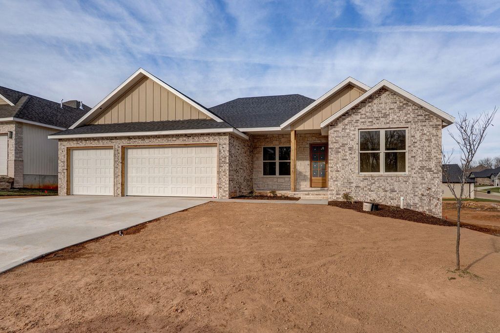 2929 W Marty Street, Springfield, MO 65810