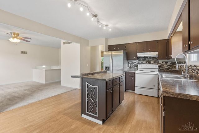 1292 Deblin Dr, Miami Twp, OH 45150
