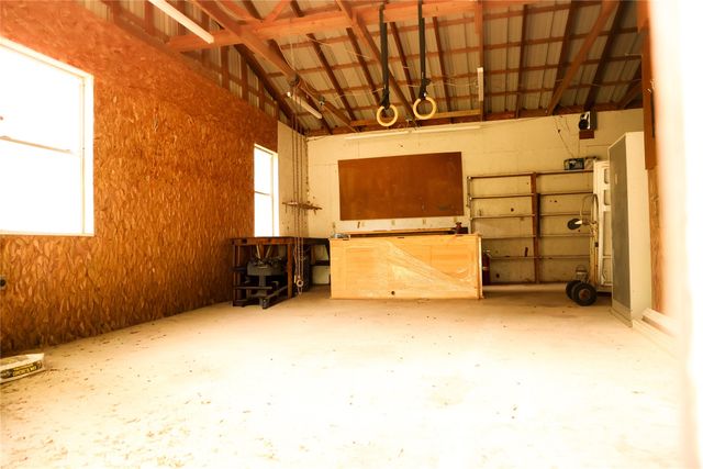 213 County Road 2320, Telephone, TX 75488