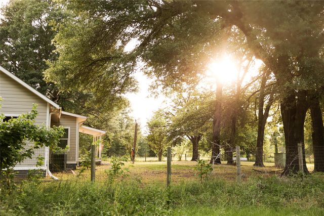 213 County Road 2320, Telephone, TX 75488