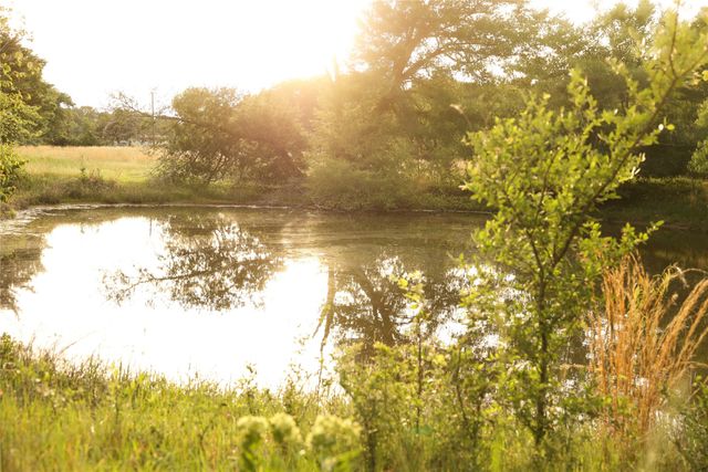 213 County Road 2320, Telephone, TX 75488