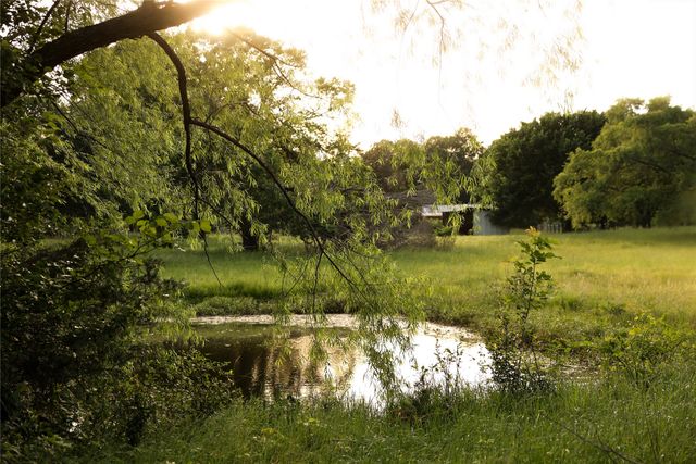 213 County Road 2320, Telephone, TX 75488