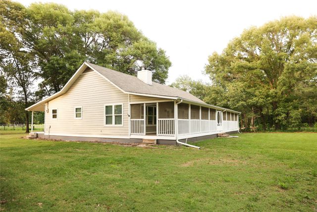 213 County Road 2320, Telephone, TX 75488