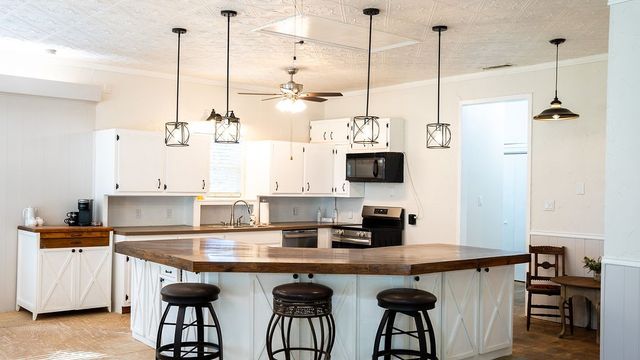 213 County Road 2320, Telephone, TX 75488
