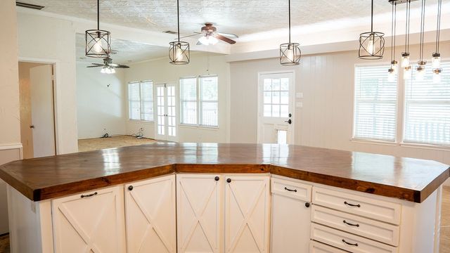 213 County Road 2320, Telephone, TX 75488