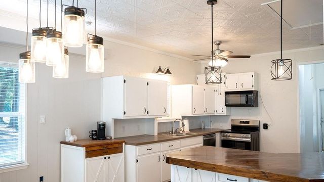 213 County Road 2320, Telephone, TX 75488