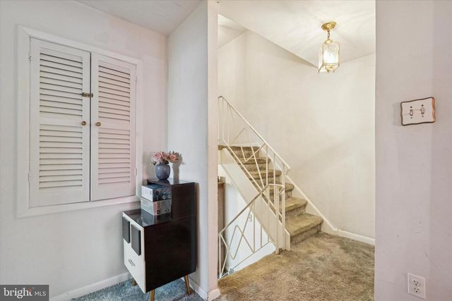 2127 HOFFNAGLE ST, Philadelphia, PA 19152