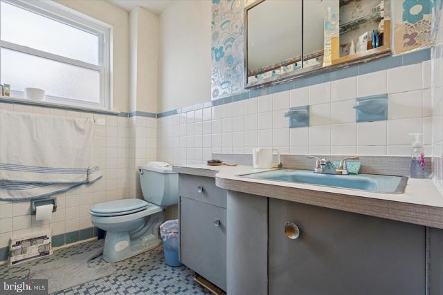 2127 HOFFNAGLE ST, Philadelphia, PA 19152