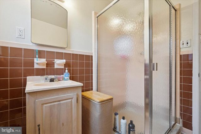 2127 HOFFNAGLE ST, Philadelphia, PA 19152