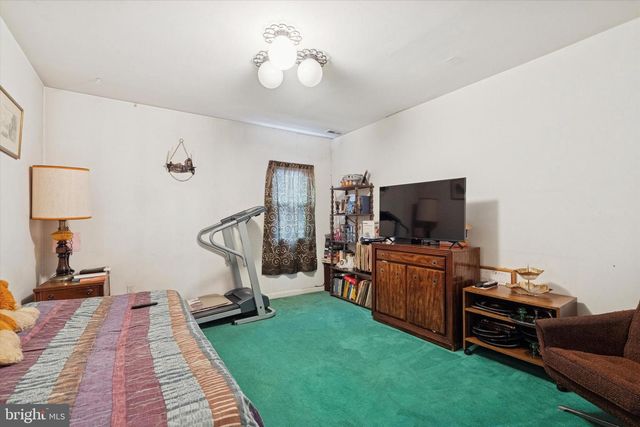 2127 HOFFNAGLE ST, Philadelphia, PA 19152