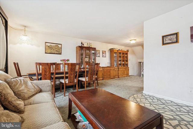 2127 HOFFNAGLE ST, Philadelphia, PA 19152